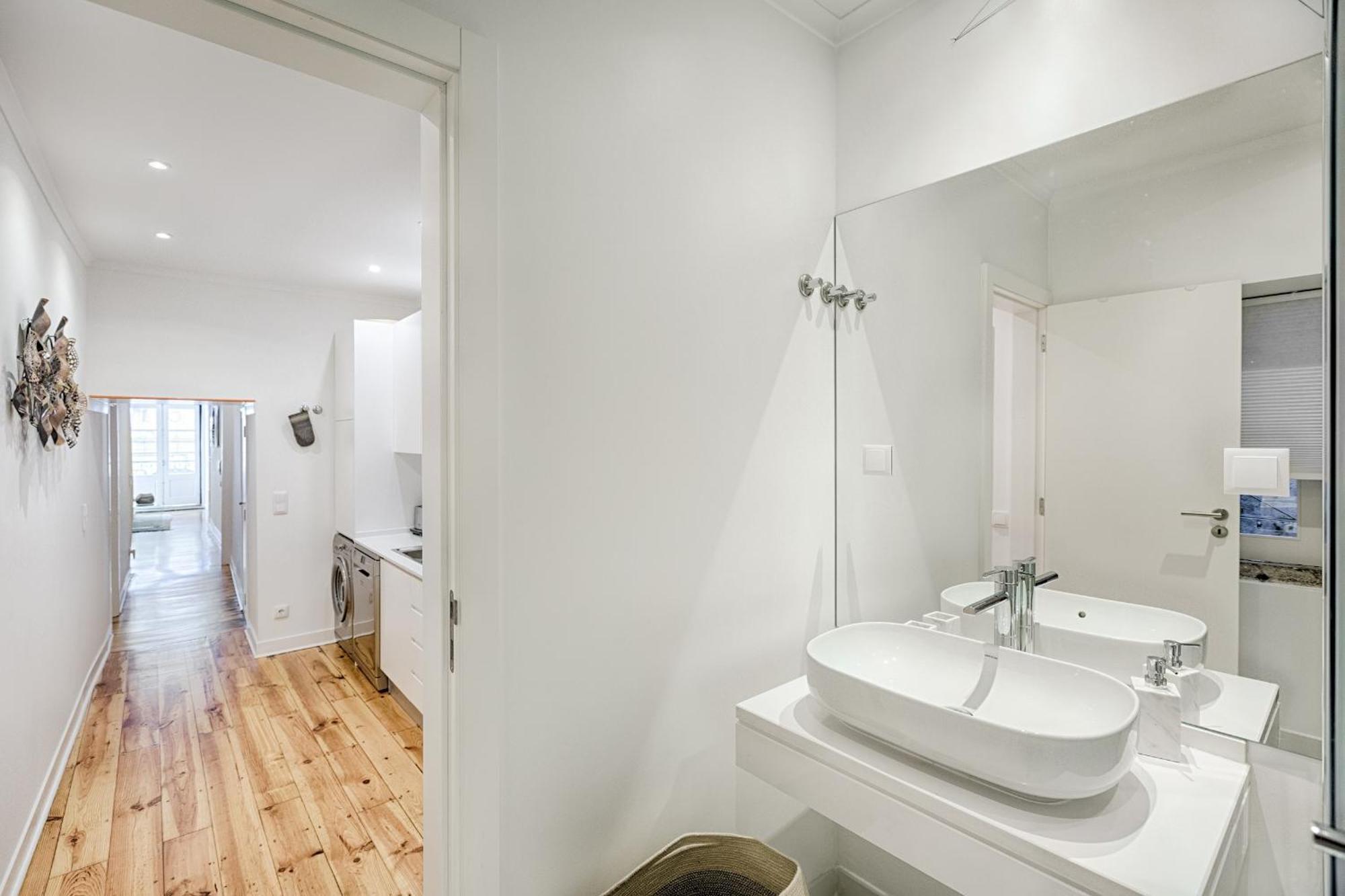 Architectural Gem In Bica Apartment Lisbon Bagian luar foto