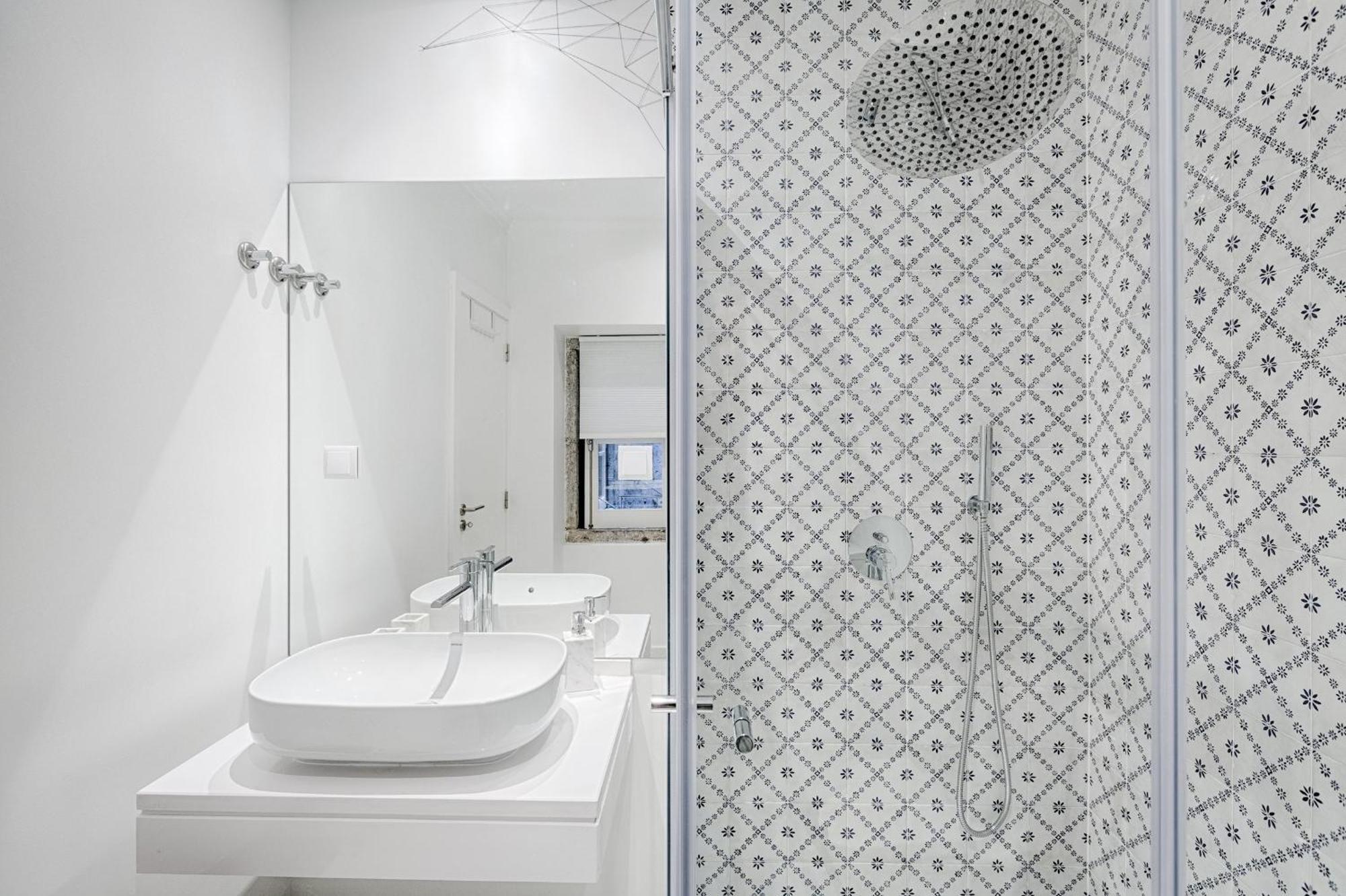 Architectural Gem In Bica Apartment Lisbon Bagian luar foto