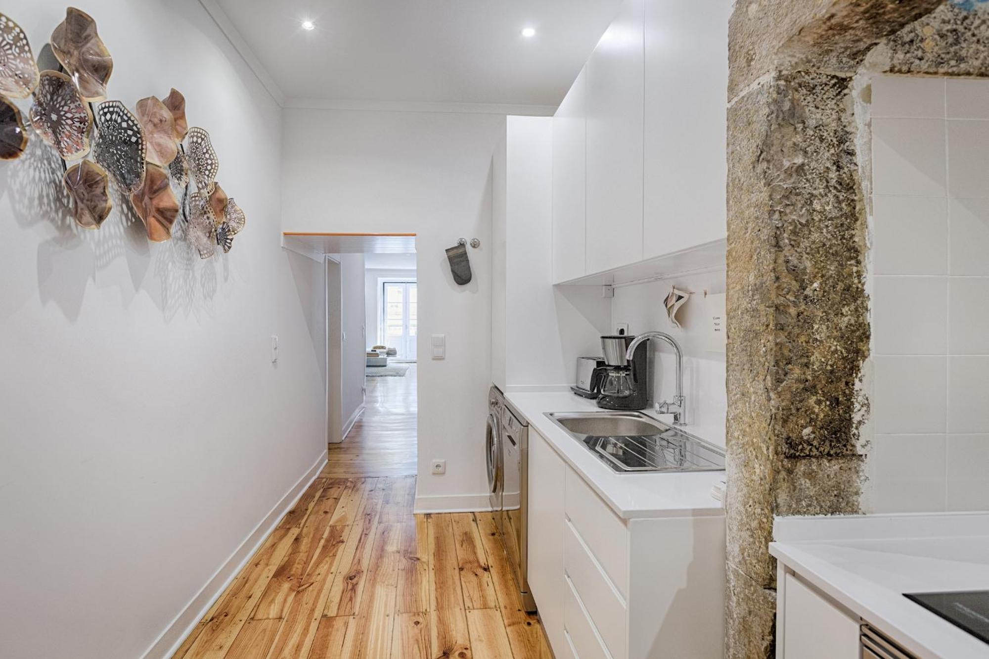 Architectural Gem In Bica Apartment Lisbon Bagian luar foto